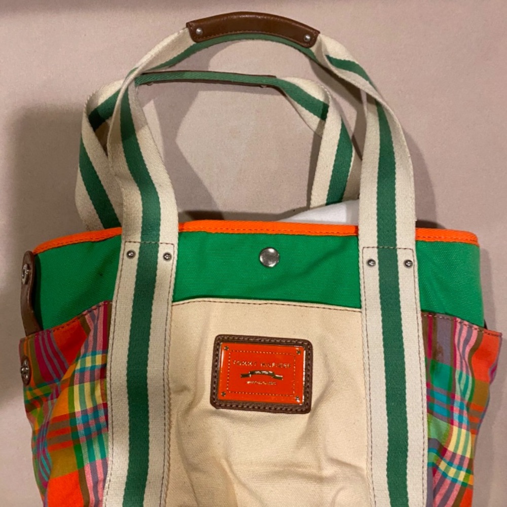Very nice colorful Tommy Hilfiger causal purse .